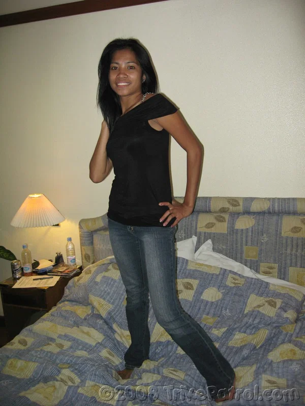 Cute Filipina Lyza Gubot strips naked before having sex in the bathroom  - Filipina, Pinay, Asian, Amateur  - Photo 2