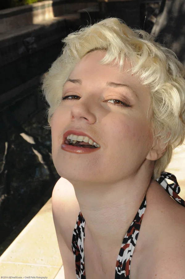 All Over 30 performed by Goldie Ray Naked Pictures  - Mature, MILF, Amateur, Legs, Outdoor, Pussy, White, Spreading, Big Tits, Blonde  - Photo 2