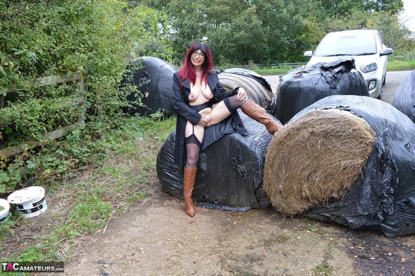 Horny mature Barby spreads ass in stockings & boots in naked outdoor upskirt  - Mature, Outdoor, Boots, Glasses, Amateur, Saggy Tits, Big Tits, Spreading, Ass, High Heels  - Photo 11