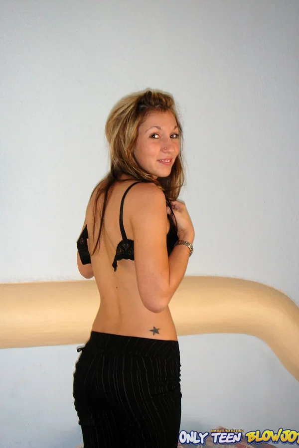 Teenage newbie Chloie Seven undresses & gives great blowjob in her first scene  - Teen, Blowjob, Outdoor, Cute, Non Nude, Cumshot  - Photo 12