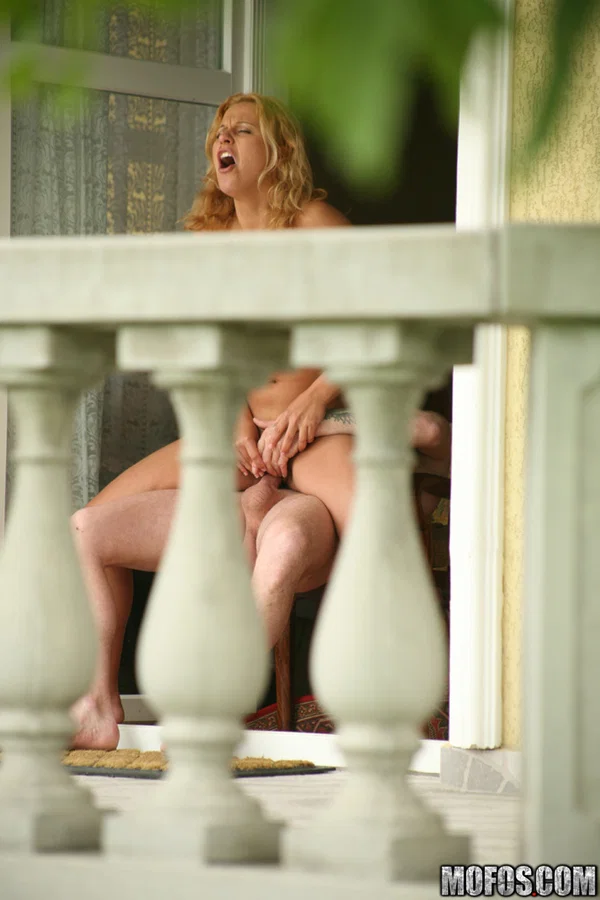 GFoxy lady loria Cruise gets caught on a voyeur video fucking outdoor  - Voyeur, Caught, Hardcore, Outdoor, Ass Fucking, Cumshot, Cowgirl, Blowjob, Facial, Tiny Tits  - Photo 10