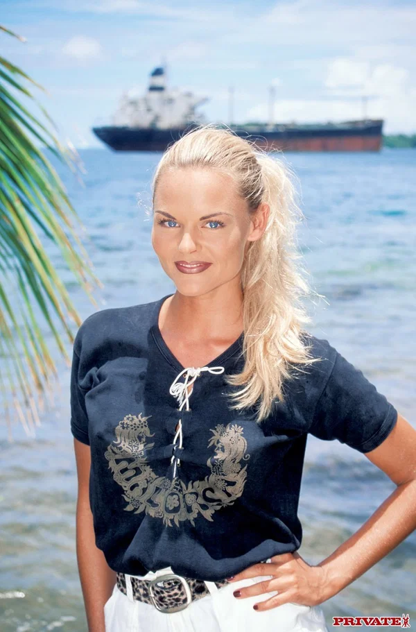 Exotic blonde MILF Katja Kean shamelessly posing naked in beautiful nature  - Girlfriend, Mature, MILF, Pornstar, Blonde, European, White, Pretty  - Photo 8