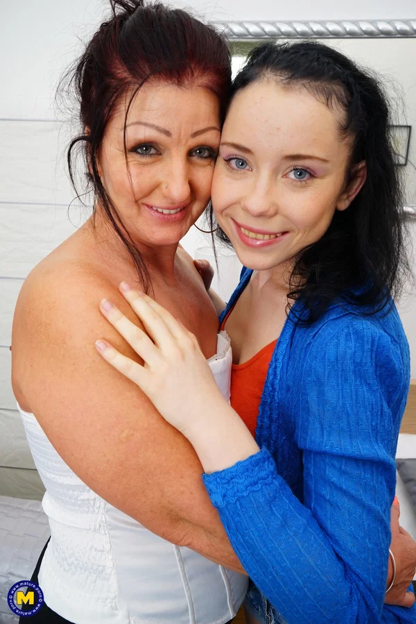Sexy amateur teen Brianna and mature Juliette B lick each other's holes  - BBW, Mature, Chubby, Lesbian, Ass, Teen, Curvy, Amateur, Nipples, Thick  - Photo 2