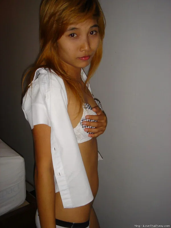 Sweet asian babe lowering her panties and flashing her hairy cooter  - Thai, Panties, Teen, Asian, Ass, Babe, Hairy, Schoolgirl, Pussy, Skirt  - Photo 6