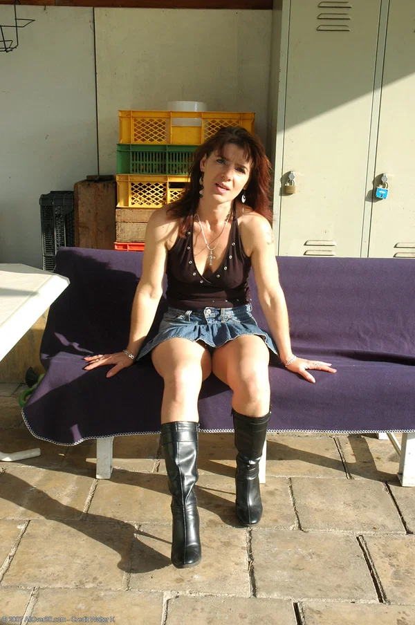 Mature amateur Angelika strips and exposes her hairy twat and tits outdoors  - Hairy, Panties, Redhead, MILF, Pussy, Leather, Amateur, Spreading, Big Tits, Close Up  - Photo 1