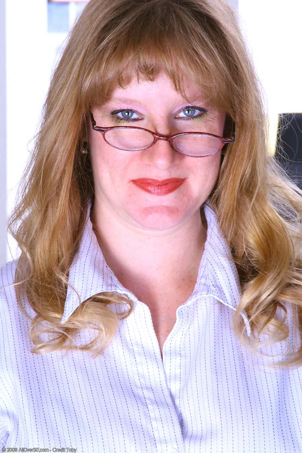 Tall amateur MILF with glasses Veronica reveals her big tits, ass & puffy cunt  - Mature, Redhead, MILF, Pussy, Amateur, Tall, Glasses, Sexy, Big Tits, Blonde  - Photo 1