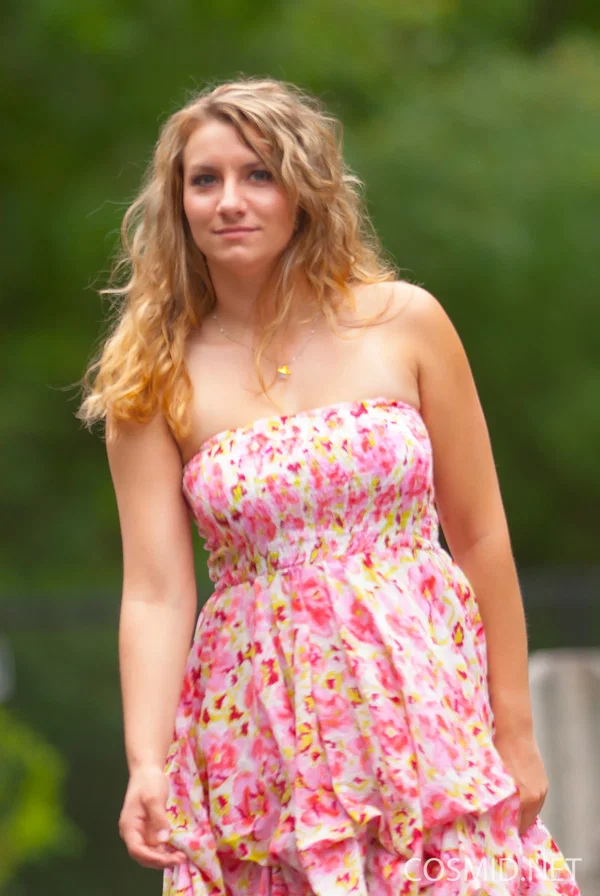 Chubby beauty Roxie lifts her summer dress to flash naked upskirt outdoors  - Clothed, Outdoor, Skirt, Nipples, Upskirt, Big Tits, Beautiful, Ass, Babe, Solo  - Photo 12