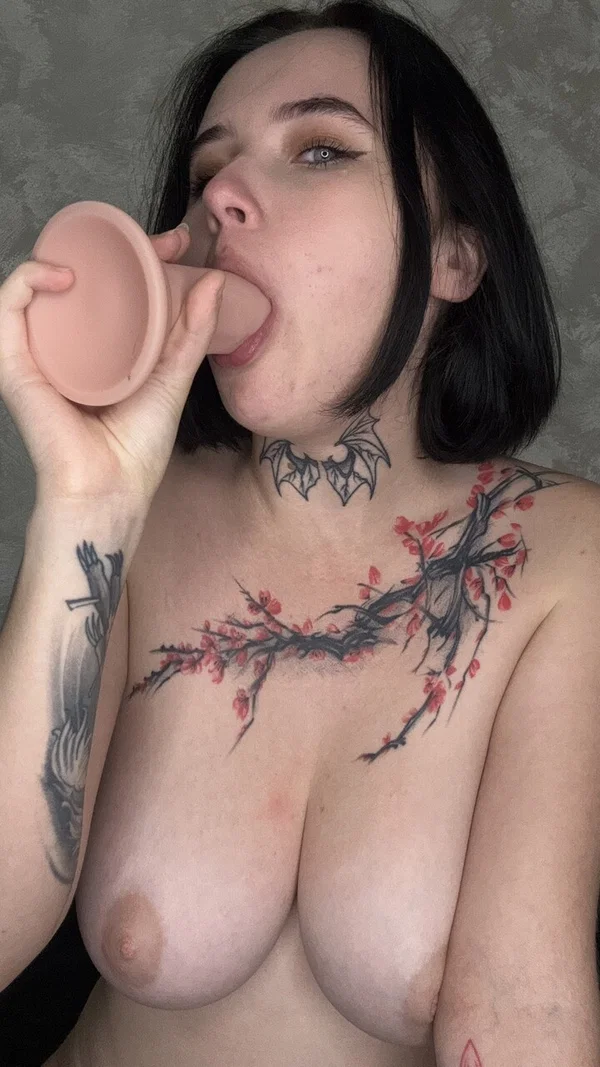 OnlyFans Beatrice Bell starring Beatrice Bell Porn Gallery  - Amateur, Skirt, Short Hair, Solo, Brunette, Nipples, Big Tits, Cute, Sexy, Beautiful  - Photo 4
