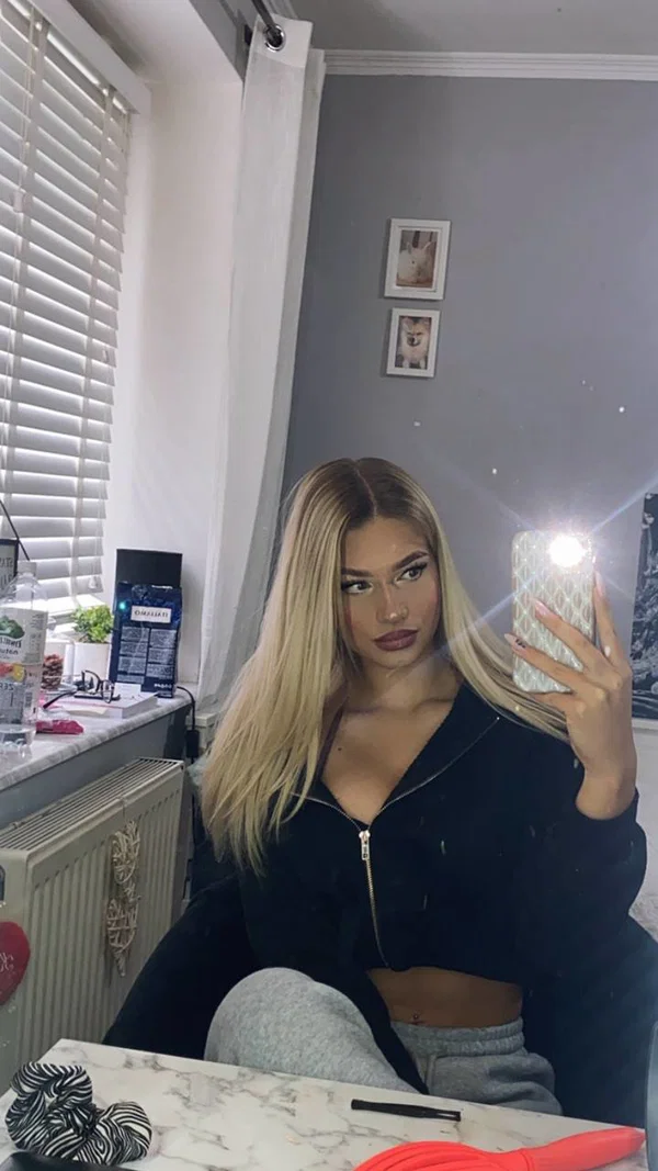 Glamorous teen Blondie Wiki posing in her great solo compilation  - Outdoor, Teen, Amateur, Cute, Beautiful, Selfie, Sexy, Babe, Model, Non Nude  - Photo 12