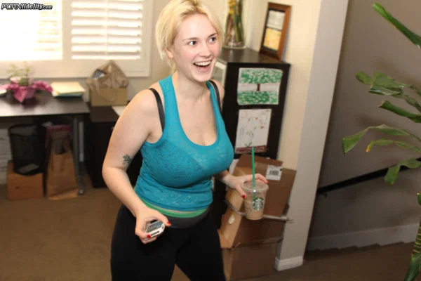 American pornstar Siri changes her clothes and flashes her huge bosoms  - Mature, Natural Tits, Groupsex, Short Hair, MILF, Non Nude, Shorts, Clothed, Panties, Pornstar  - Photo 5