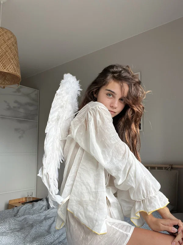 Angelic brunette teen An Vavx shows her skinny body in a teasing manner  - Amateur, Natural Tits, Teen, Cute, Skinny, Model, Glamour, White, Brunette, Sexy  - Photo 8