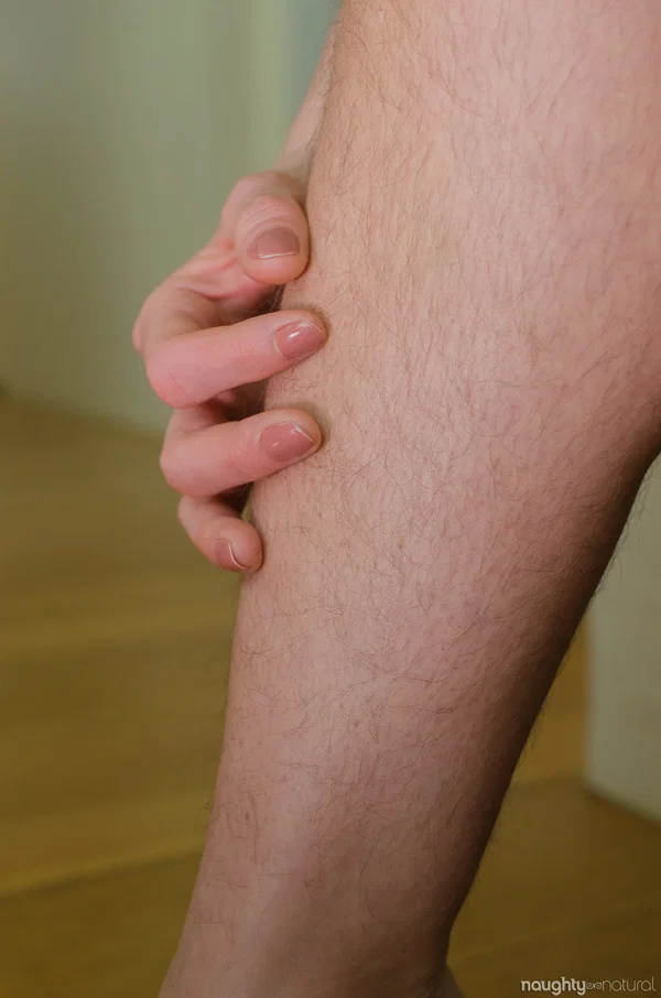 Hairy American housewife Katie Zucchini displays her furry crotch up close  - Housewife, Wife, Hairy, MILF, Amateur, Close Up, Perfect, Spreading, Feet, Armpit  - Photo 16