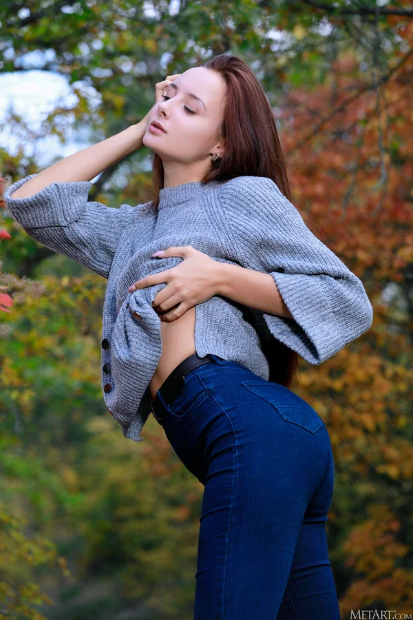 Beautiful teen girl strikes tempting nude poses on blanket in the woods  - Teen, Babe, Perfect, Glamour, Beautiful, Model, Solo, Cute, Brunette  - Photo 3