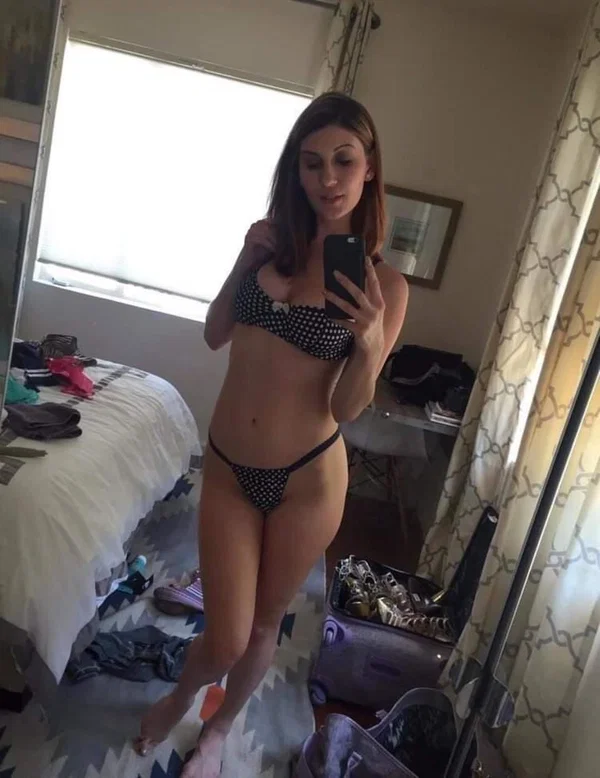 Gorgeous babe takes sexy nudes showing her lovely tits & her shaved pussy  - Natural Tits, Glasses, Amateur, Sexy, Selfie, Big Tits, Lingerie, Babe, Ass, Beautiful  - Photo 11