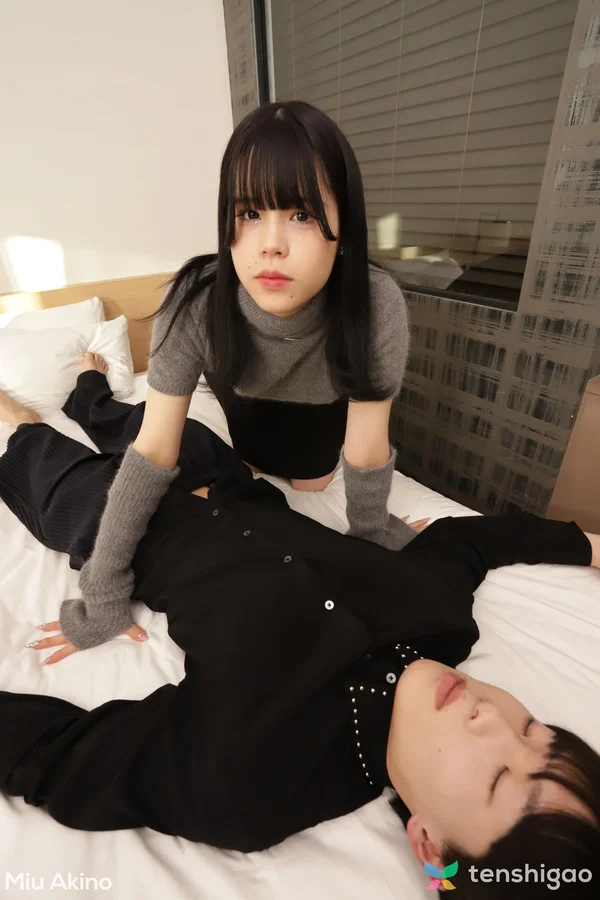 Asian teen Miu Akino ends an MFM oral threesome with a cumshot in her mouth  - Japanese, Asian, Teen, Petite, Threesome, Cumshot, Blowjob, Facesitting, Amateur, Feet  - Photo 2
