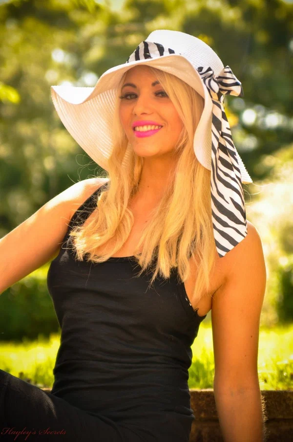 Gorgeous blonde Emma Lou gets naked outdoors in a big floppy hat  - Beautiful, Big Tits, Outdoor, Blonde, Amateur, Clothed, Spreading, High Heels, Babe, Solo  - Photo 2