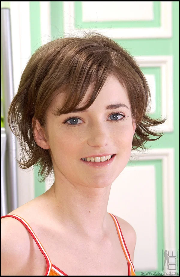 Pretty petite teen Amy F. gives an arousing blowjob while naked  - Teen, Face, Short Hair, Caught, Cum In Mouth, Blowjob, Cumshot, Reality, Deepthroat, Big Tits  - Photo 1