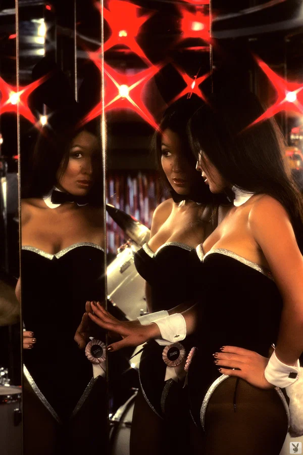 Retro Playboy models Debra Peterson and Patti McGuire showing their big tits  - Centerfold, Mature, Babe, Blonde, Beautiful, Brunette, Glamour, Big Tits, Spreading, Model  - Photo 8