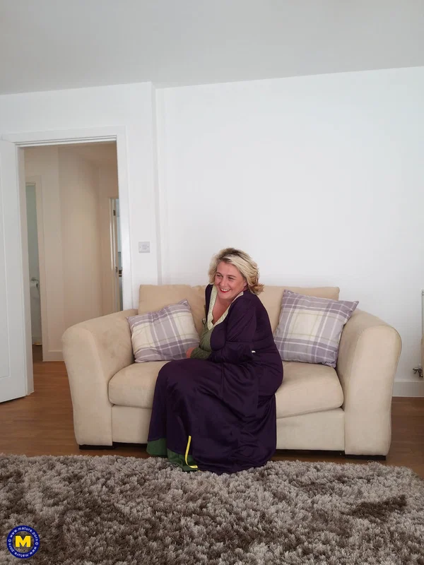 Mature blonde with big tits Camilla Creampie gets a good dicking on the carpet  - Mature, Amateur, British, Pussy, White, Stockings, Blonde, Petite, Blowjob, European  - Photo 2