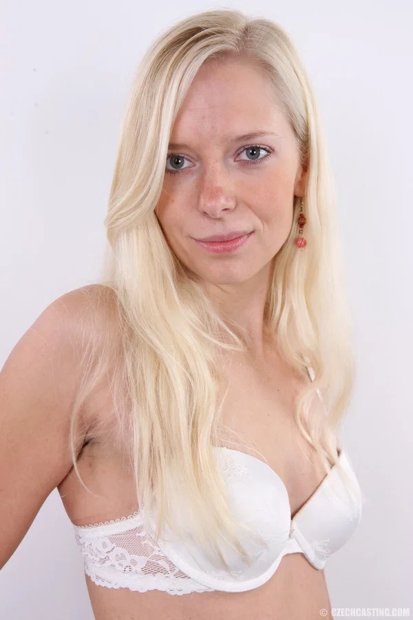 Blonde amateur exposes her mostly hairy muff for the first time  - Amateur, Casting, Face, Close Up, Spreading, Hairy, Lingerie, Ass, Nipples, Jeans  - Photo 7