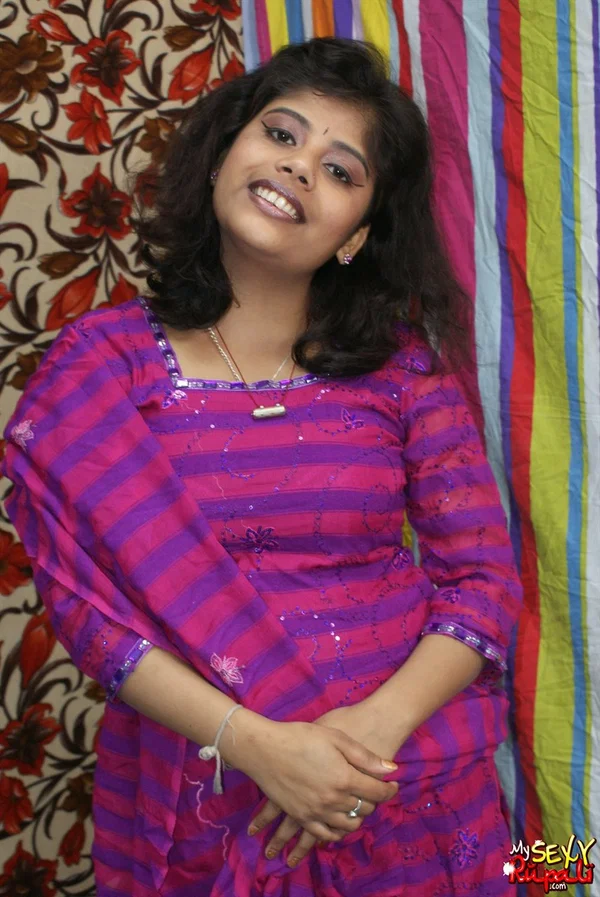 Chubby Indian woman Rupali sports a smile while getting bare naked  - Indian, Chubby, Thick, BBW, Curvy  - Photo 3