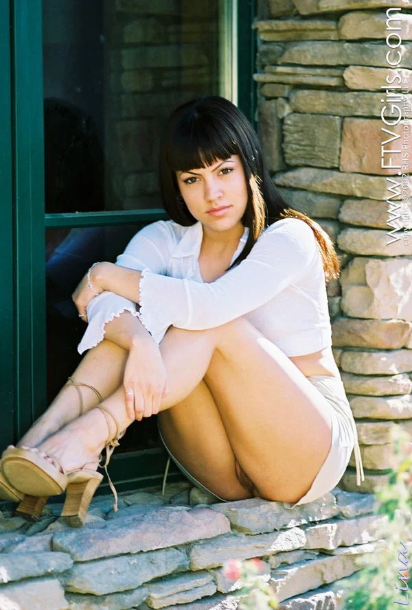Pantyless babe Lina posing in her white outfit & flashing her pussy in public  - High Heels, Beautiful, Skinny, Outdoor, Babe, Amateur, Spreading, Pussy, Solo, Model  - Photo 11