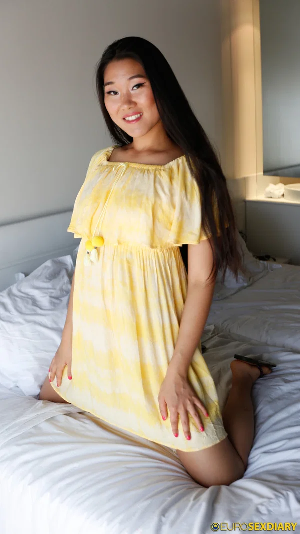 Sexy Asian babe Fang lifts up her yellow dress and takes a dick in a POV show  - Asian, Amateur, Sexy, European  - Photo 10