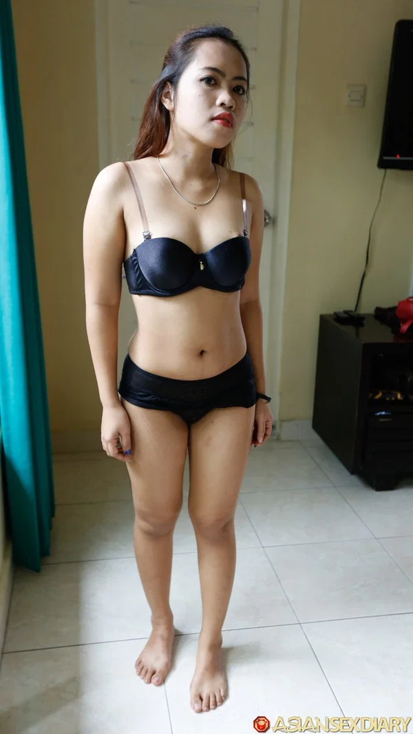 Petite Asian amateur Ros exposes her body and gets nailed in POV action  - Asian, Petite, Amateur  - Photo 9