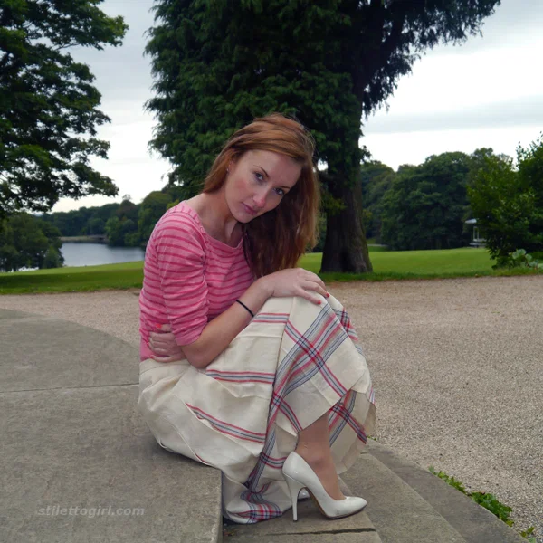 Redheaded girl models a long skirt and white heels while outdoors  - MILF, Redhead, Outdoor, Skirt, Clothed, Feet, High Heels, Close Up, Non Nude  - Photo 3