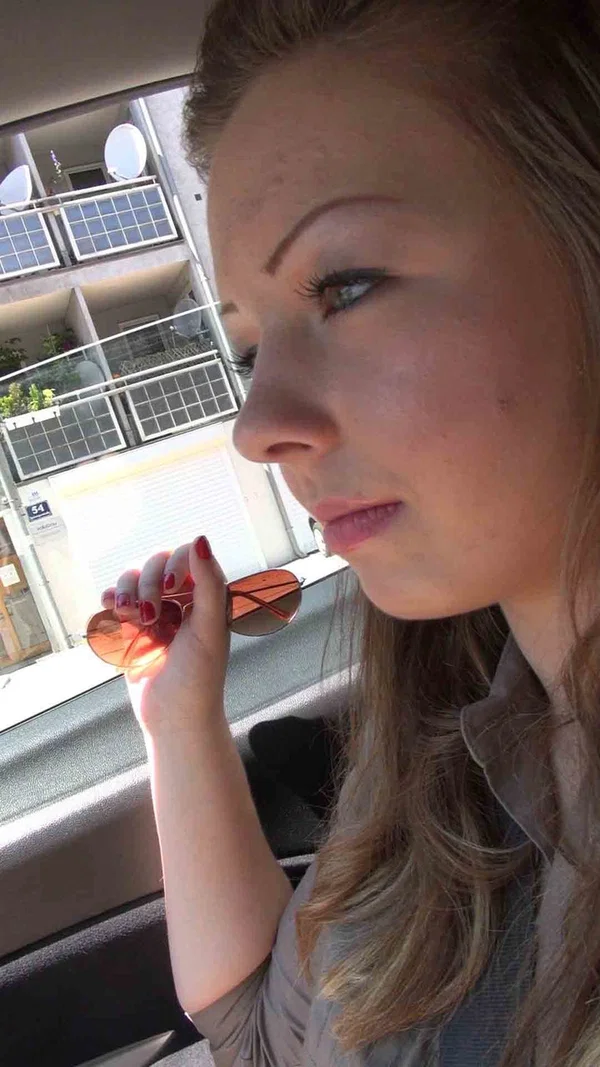 Amateur GF Sissiemaus sucks fingers, cock & masturbates in mobile blowjob  - Amateur, European, Blowjob, Outdoor, Non Nude  - Photo 2