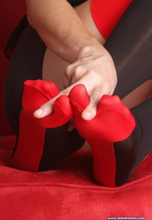 Glamorous amateur Christine fingers & toys her muff before sucking her toes  - Feet, Teen, Amateur, Lingerie, Model, Masturbation, Close Up, Stockings, Pussy, Perfect  - Photo 6