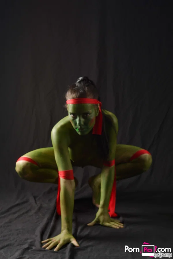 Solo model Shana Lane poses naked in her Green Samurai costume  - Pornstar, Pussy, Brunette, Non Nude, Feet  - Photo 12