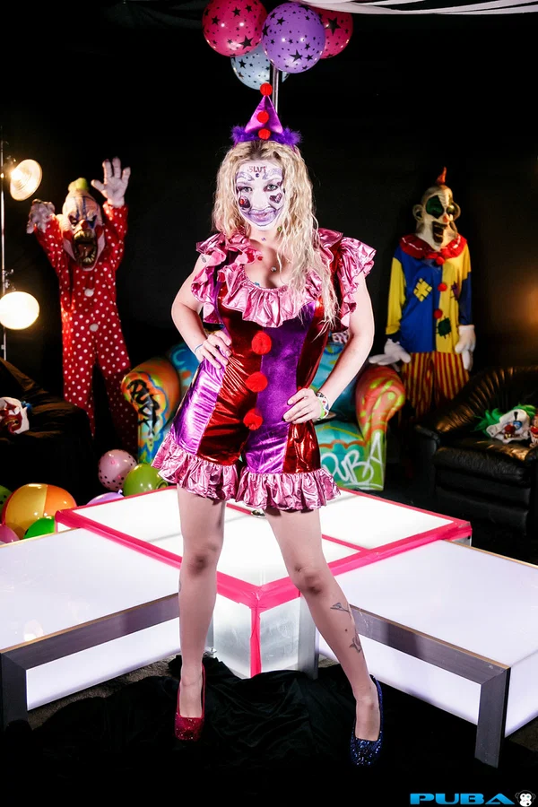 Blonde clown stripper Leya Falcon reveals her tits and poses in high heels  - Cosplay, Stripper, MILF, Dress, Big Tits, Fetish, High Heels, Babe, Ass, Pornstar  - Photo 1