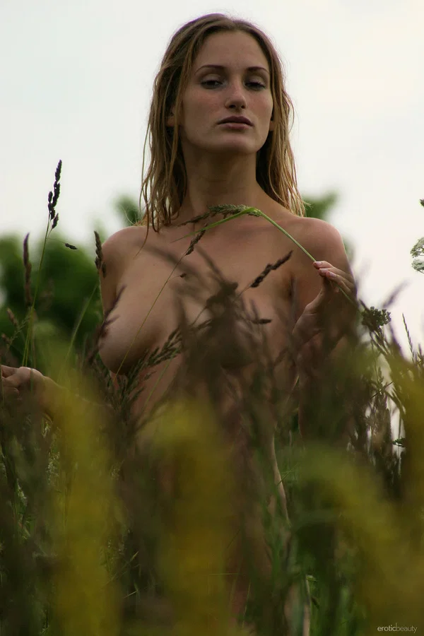 Totally naked teen wanders a dirt road and grassy field at the same time  - Outdoor, Tall, Amateur, Teen, Ass, Perfect, Tiny Tits, Sexy, White, Glamour  - Photo 20