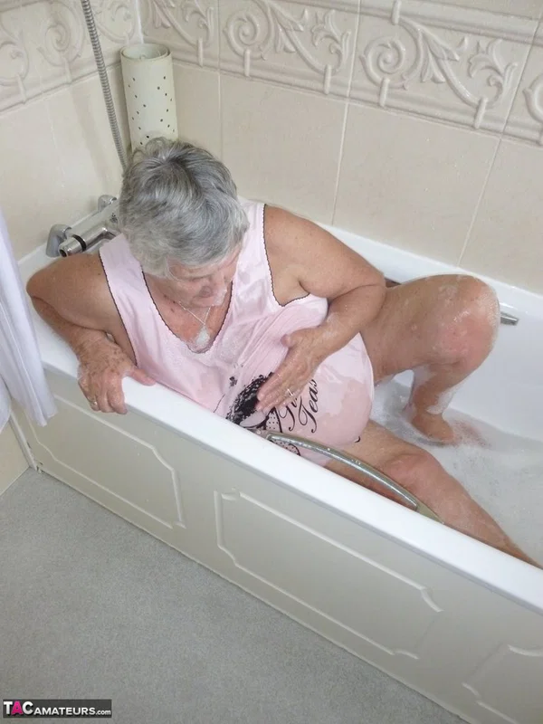 Old British fatty Grandma Libby gets naked while taking a bath  - SSBBW, Granny, BBW, Chubby, Bath, Thick, Curvy, Short Hair, Big Tits, Saggy Tits  - Photo 9