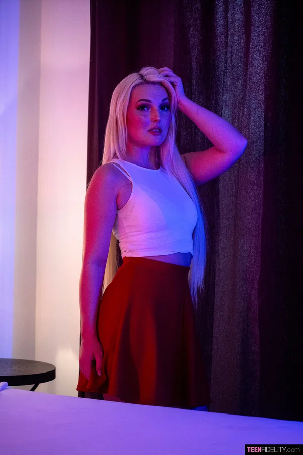 Czech teen Lovita Fate strips her clothes and lingerie to pose nude  - Czech, Teen, Cute, Blonde, Pornstar, White  - Photo 5