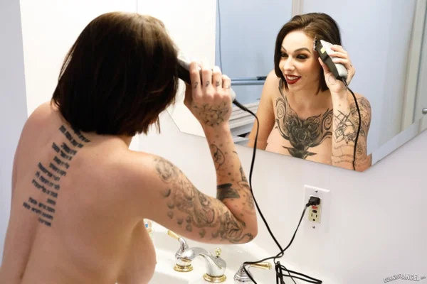 Tattooed chick Harlow Harrison shaves her head before sex with 2 guys  - Goth, Tattoo, Fetish, Anal, Double Penetration, MILF, Spreading, Short Hair, Pussy, Cowgirl  - Photo 5