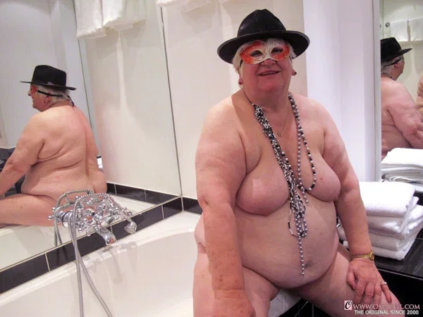 Horny granny Marina P reveals her saggy tits before getting finger fucked  - Granny, BBW, Curvy, Thick, Chubby, Big Tits, Hairy, Short Hair, Blonde, Glasses  - Photo 17