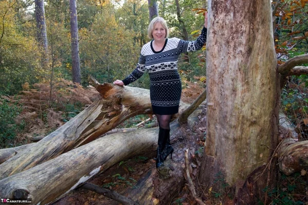 Mature British woman Speedy Bee gets naked in a forest while wearing boots  - Mature, Chubby, Thick, Curvy, Boots, Outdoor, BBW, Petite, Natural Tits, Leather  - Photo 4