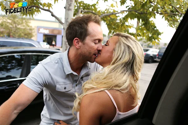 Sexy blonde girl Embry Prada is picked up and banged by Ryan Madison  - Hardcore, Ass Fucking, Legs, Blowjob, Pussy Licking, Spreading, Close Up, Ass, Reality, Kissing  - Photo 2