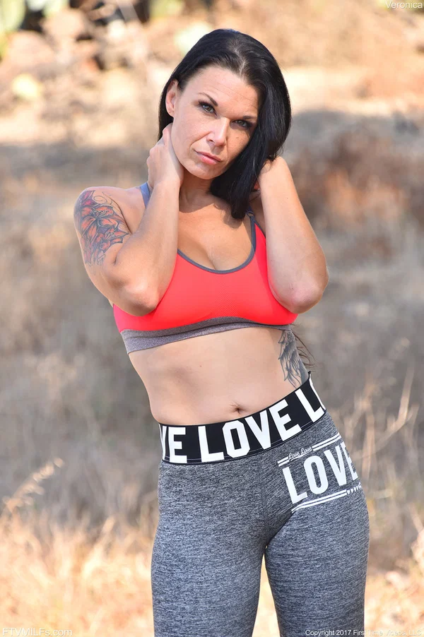 Brunette mature in yoga pants Veronica unveils her amazing big tits outdoors  - Yoga Pants, Sports, Public, MILF, Amateur, Big Tits, Clothed, Sexy, Outdoor, Non Nude  - Photo 9