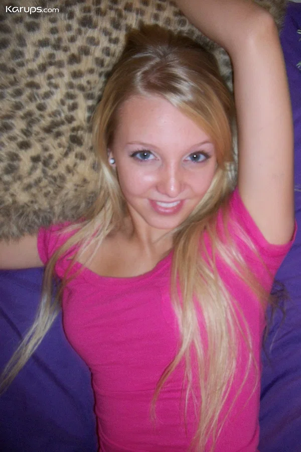 Beautiful teen Elle 3 removes her sexy panties and shows her yummy clit  - Teen, Amateur, Blonde, Cute, White  - Photo 2
