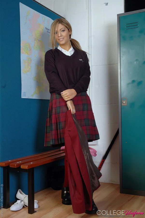 College Uniform featuring Samantha Buxton Sex Gallery  - Schoolgirl, College, Uniform  - Photo 3