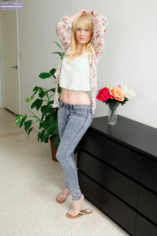 Amateur teen Lila Rose is tired of being clothed and becomes naked  - Amateur, Teen, Blonde, Jeans, Babe, Panties, Masturbation, Tiny Tits, Close Up, Legs  - Photo 1