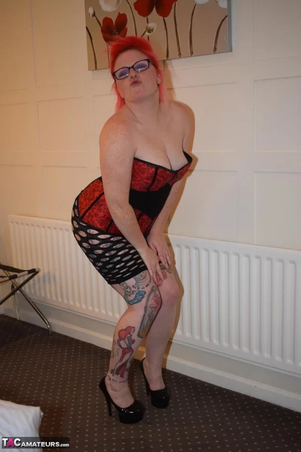 Mature amateur Mollie Foxxx exposes herself in schoolgirl attire  - BBW, Mature, Chubby, Curvy, Thick, Amateur, Glasses, Upskirt, Redhead, Clothed  - Photo 16