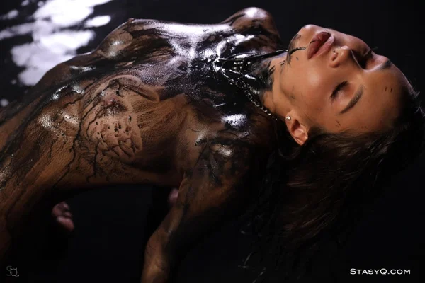 Glamorous European teen Arina washes dirt off her incredible body  - Model, Cute, Babe, Beautiful, Glamour, Teen, European, Solo, Non Nude  - Photo 4