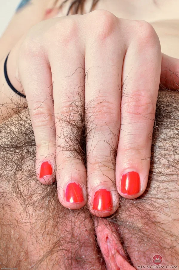 American hippie Emmy Lynn sits in the chair and plays with her hairy vagina  - Hairy, Pussy, Petite, Feet, Spreading, Natural Tits, PAWG, Masturbation, Shorts, Close Up  - Photo 19