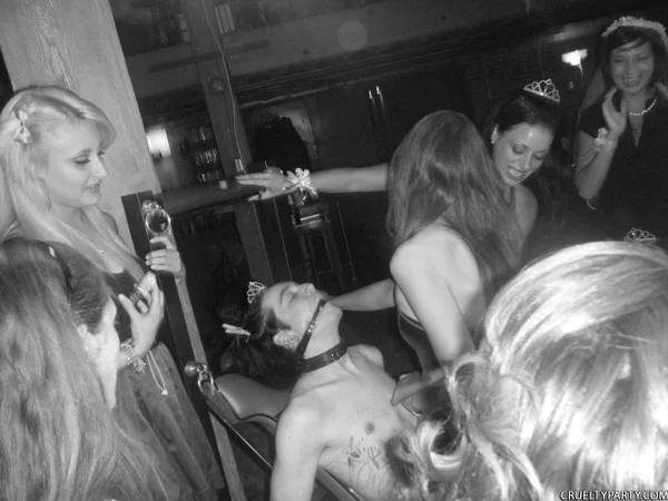 Lovely American brunette Amber Rayne's bachelorette party goes wild  - MILF, Cute, Teen, Brunette, Spreading, Feet, Blowjob, Non Nude  - Photo 9