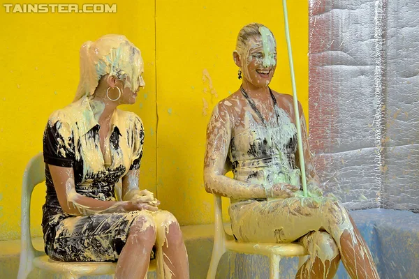Fully clothed fetih gals on high heels are into messy action  - CFNM, Fetish, Legs, High Heels  - Photo 9