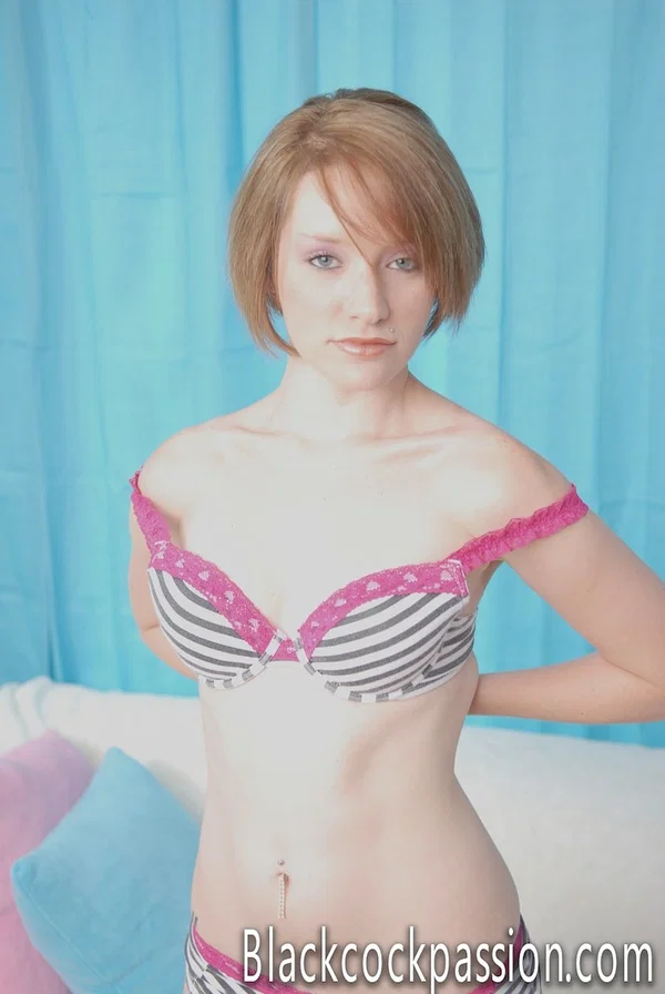 Teen Faith Daniels tastes cum after being fucked & creampied by a BBC  - Photo 4